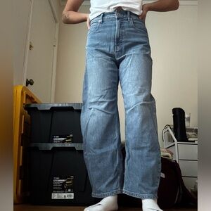 Women’s Light Blue Barrel Jeans